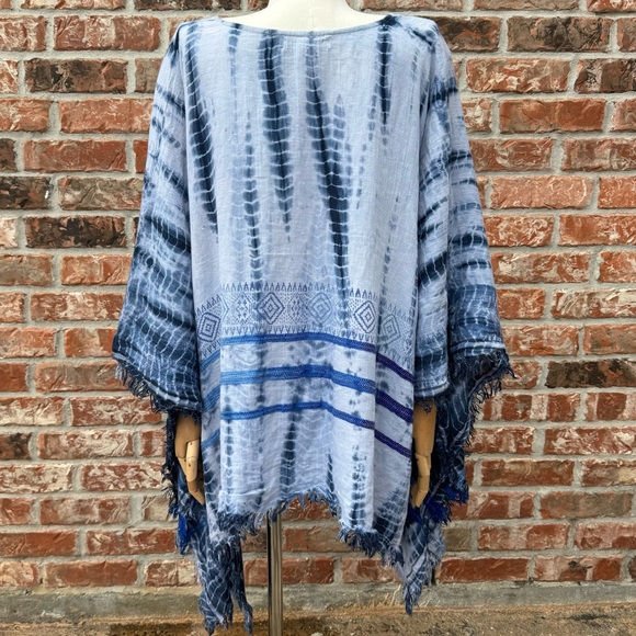Lovestitch soft blue tie dyed poncho / OS / Excellent condition - Picture 9 of 13